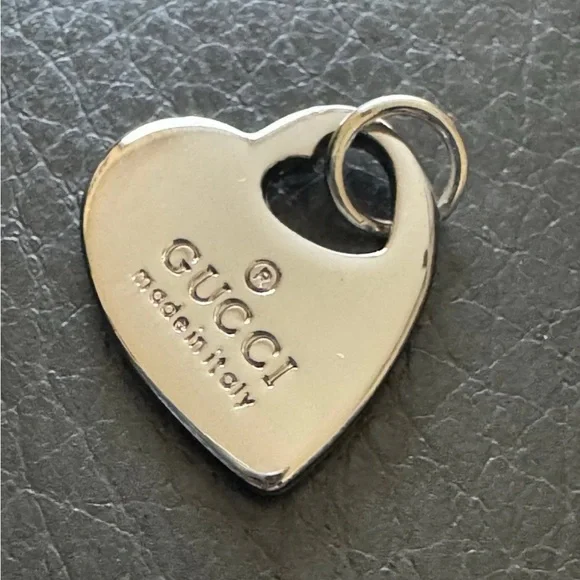 Gucci Polished Silver Heart Logo Necklace on 22 inch chain. NWOT - Picture 5 of 6